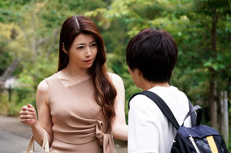 Nện mẹ của bạn thân trong chuyến về quê 3 ngày